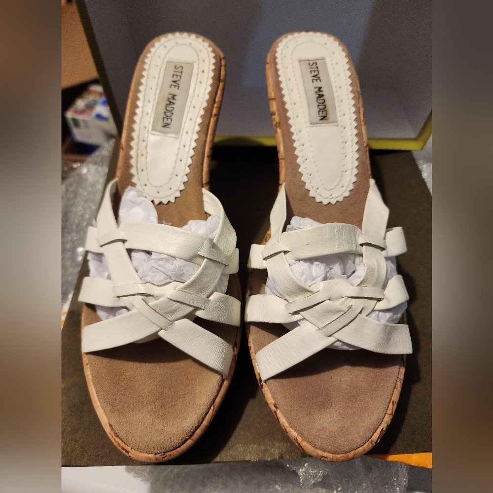 Size 7-7.5 Steve Madden women's 5" wedge
